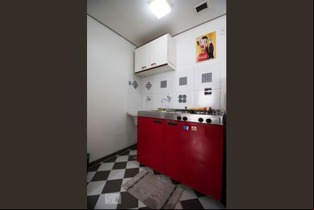 Cozinha de apartamento para alugar com 1 quarto, 45m² em Pinheiros, São Paulo