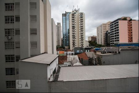 Vista da sala de apartamento para alugar com 1 quarto, 45m² em Pinheiros, São Paulo