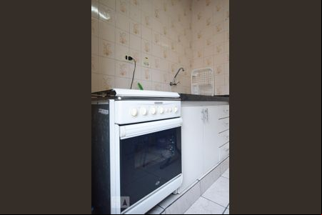 Cozinha (Fogão) de apartamento para alugar com 2 quartos, 62m² em Jardim Cocaia, Guarulhos