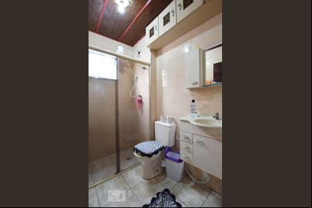 Banheiro de apartamento para alugar com 2 quartos, 62m² em Jardim Cocaia, Guarulhos