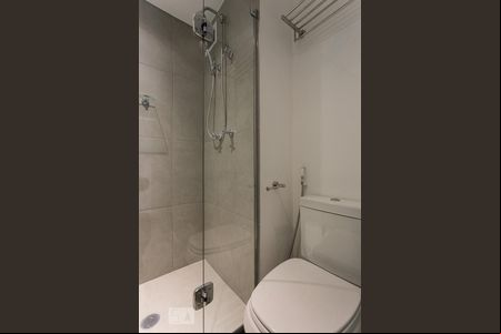 Banheiro de kitnet/studio para alugar com 1 quarto, 30m² em Vila Olímpia, São Paulo