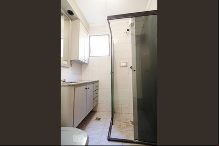 Banheiro de apartamento para alugar com 3 quartos, 75m² em Vila Marieta, Campinas