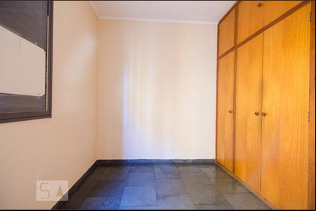 Quarto 3 de apartamento para alugar com 3 quartos, 75m² em Vila Marieta, Campinas