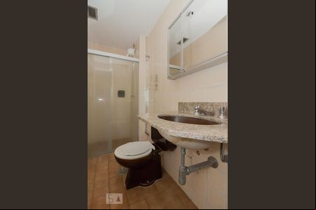 Banheiro de apartamento para alugar com 1 quarto, 33m² em Centro, São Bernardo do Campo