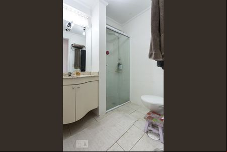 Banheiro de apartamento para alugar com 2 quartos, 70m² em Vila Olímpia, São Paulo