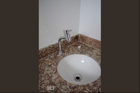Banheiro de apartamento para alugar com 2 quartos, 50m² em Chácara Califórnia, São Paulo