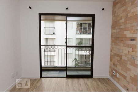 Janela da Sala de apartamento para alugar com 2 quartos, 65m² em Lapa, São Paulo
