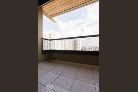 Sacada de apartamento para alugar com 4 quartos, 190m² em Taquaral, Campinas