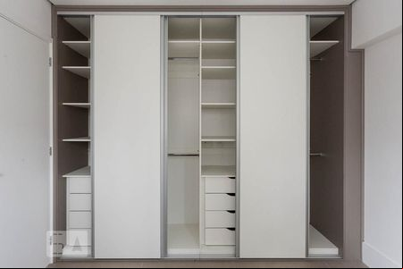 Suíte de apartamento à venda com 1 quarto, 50m² em Jardim Europa, São Paulo