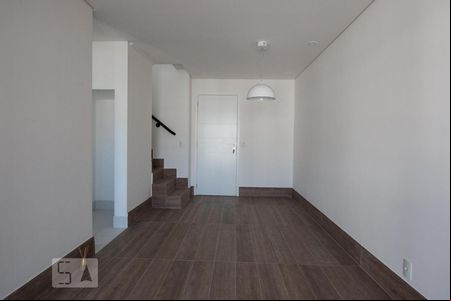 Apartamento para alugar com 120m², 2 quartos e 2 vagassala