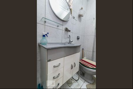 Armário banheiro de kitnet/studio para alugar com 1 quarto, 30m² em Tijuca, Rio de Janeiro
