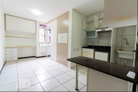 Sala de apartamento para alugar com 1 quarto, 27m² em Zona Industrial (guará), Brasília