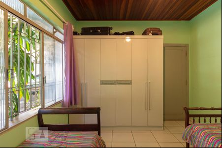Segundo quarto de casa para alugar com 3 quartos, 150m² em Itaim Bibi, São Paulo