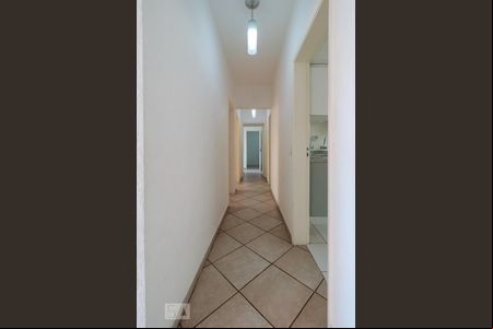 Corredor de apartamento para alugar com 3 quartos, 115m² em Sumaré, São Paulo