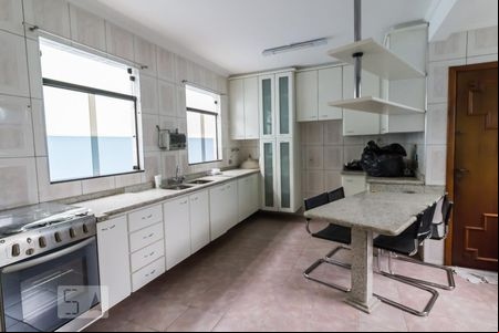 Cozinha de casa para alugar com 3 quartos, 650m² em Vila Rosália, Guarulhos