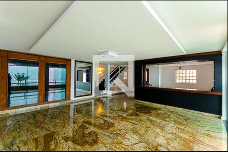 Sala de casa para alugar com 5 quartos, 480m² em São Francisco, Niterói