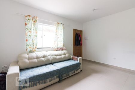 Sala de casa de condomínio à venda com 2 quartos, 60m² em Vila Vitório Mazzei, São Paulo