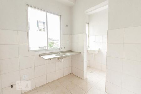 Cozinha de apartamento à venda com 2 quartos, 35m² em Santa Mônica, Belo Horizonte
