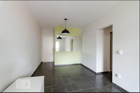 Sala de apartamento para alugar com 2 quartos, 81m² em Cambuí, Campinas