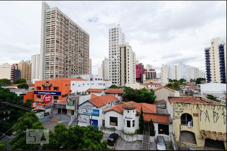Vista da janela de apartamento para alugar com 2 quartos, 81m² em Cambuí, Campinas