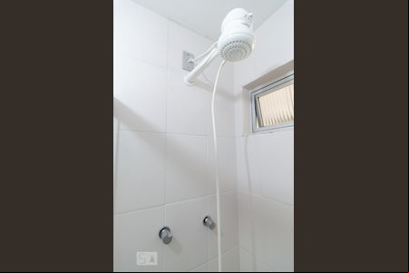 Banheiro de apartamento para alugar com 2 quartos, 81m² em Cambuí, Campinas
