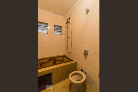 Banheiro social de casa para alugar com 3 quartos, 300m² em Jardim Rosa de Franca, Guarulhos