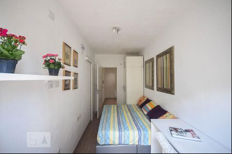Quarto de kitnet/studio para alugar com 1 quarto, 32m² em Real Parque, São Paulo
