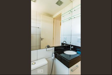 Banheiro de apartamento para alugar com 2 quartos, 49m² em Parque Rural Fazenda Santa Cândida, Campinas