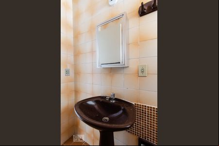 Banheiro de kitnet/studio à venda com 1 quarto, 26m² em Vila Itapura, Campinas