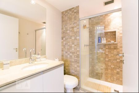 BANHEIRO de apartamento para alugar com 1 quarto, 37m² em Asa Norte, Brasília
