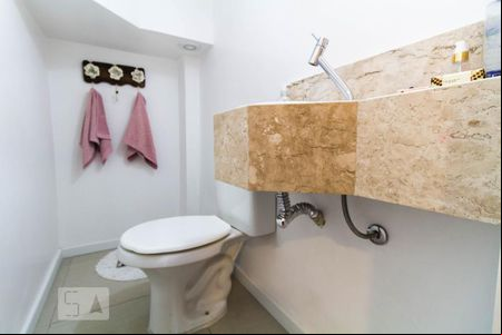 Lavabo de casa à venda com 3 quartos, 135m² em Tristeza, Porto Alegre