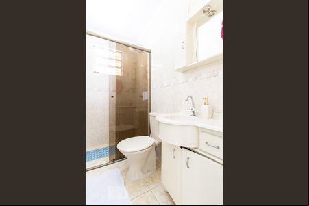 Banheiro de casa de condomínio para alugar com 2 quartos, 62m² em Cidade Industrial, Curitiba