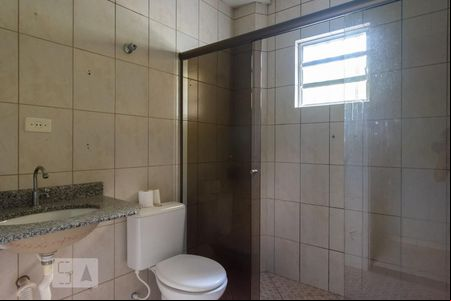 Banheiro de apartamento à venda com 3 quartos, 113m² em Vila Vitória, Santo André