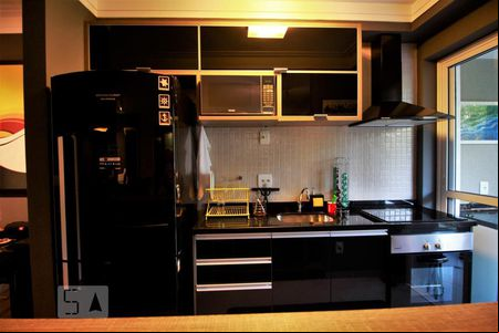 Cozinha de apartamento para alugar com 1 quarto, 38m² em Vila Andrade, São Paulo