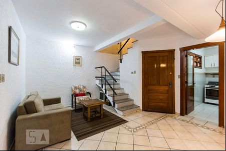 Sala de casa de condomínio para alugar com 3 quartos, 163m² em Cristal, Porto Alegre