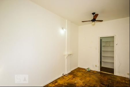 Sala de kitnet/studio à venda com 1 quarto, 35m² em Copacabana, Rio de Janeiro