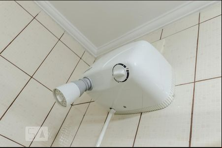 Banheiro de apartamento para alugar com 2 quartos, 70m² em Jardim Ester, São Paulo