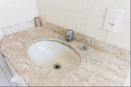 Banheiro de apartamento para alugar com 2 quartos, 52m² em Santana, São Paulo