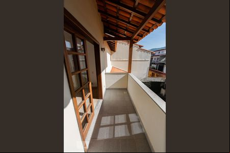 Suíte  de casa de condomínio para alugar com 3 quartos, 136m² em Vargem Pequena, Rio de Janeiro