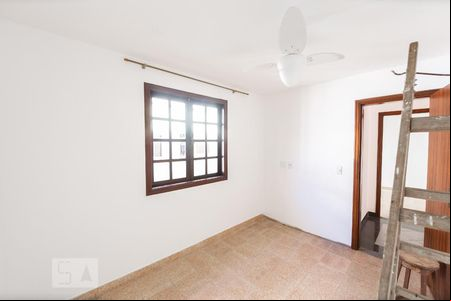 Quarto 1 de casa de condomínio para alugar com 3 quartos, 136m² em Vargem Pequena, Rio de Janeiro