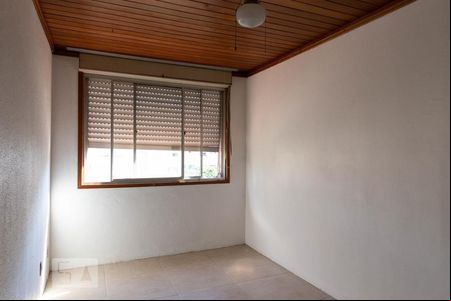 Quarto 2 de apartamento para alugar com 2 quartos, 70m² em Rubem Berta, Porto Alegre