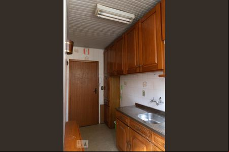 Cozinha de apartamento para alugar com 2 quartos, 70m² em Rubem Berta, Porto Alegre