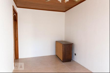 Sala de apartamento para alugar com 2 quartos, 70m² em Rubem Berta, Porto Alegre