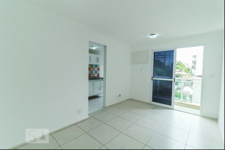 Sala de apartamento para alugar com 2 quartos, 45m² em Freguesia (jacarepaguá), Rio de Janeiro