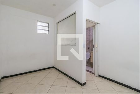 Quarto  de casa para alugar com 1 quarto, 40m² em Jardim Tupanci, Barueri