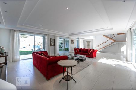 Sala de casa de condomínio à venda com 4 quartos, 600m² em Barra da Tijuca, Rio de Janeiro