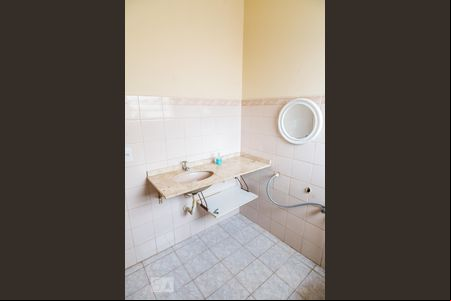 Banheiro de apartamento à venda com 1 quarto, 50m² em Mont Serrat, Porto Alegre