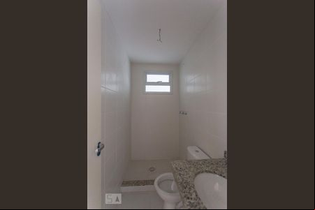 Banheiro de apartamento para alugar com 3 quartos, 72m² em Teresópolis, Porto Alegre