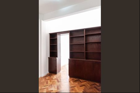 Ambiente Principal - Sala de kitnet/studio para alugar com 1 quarto, 35m² em Botafogo, Rio de Janeiro