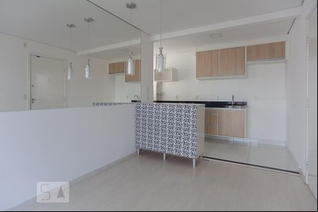 Sala de apartamento para alugar com 3 quartos, 55m² em Vila Marieta, Campinas